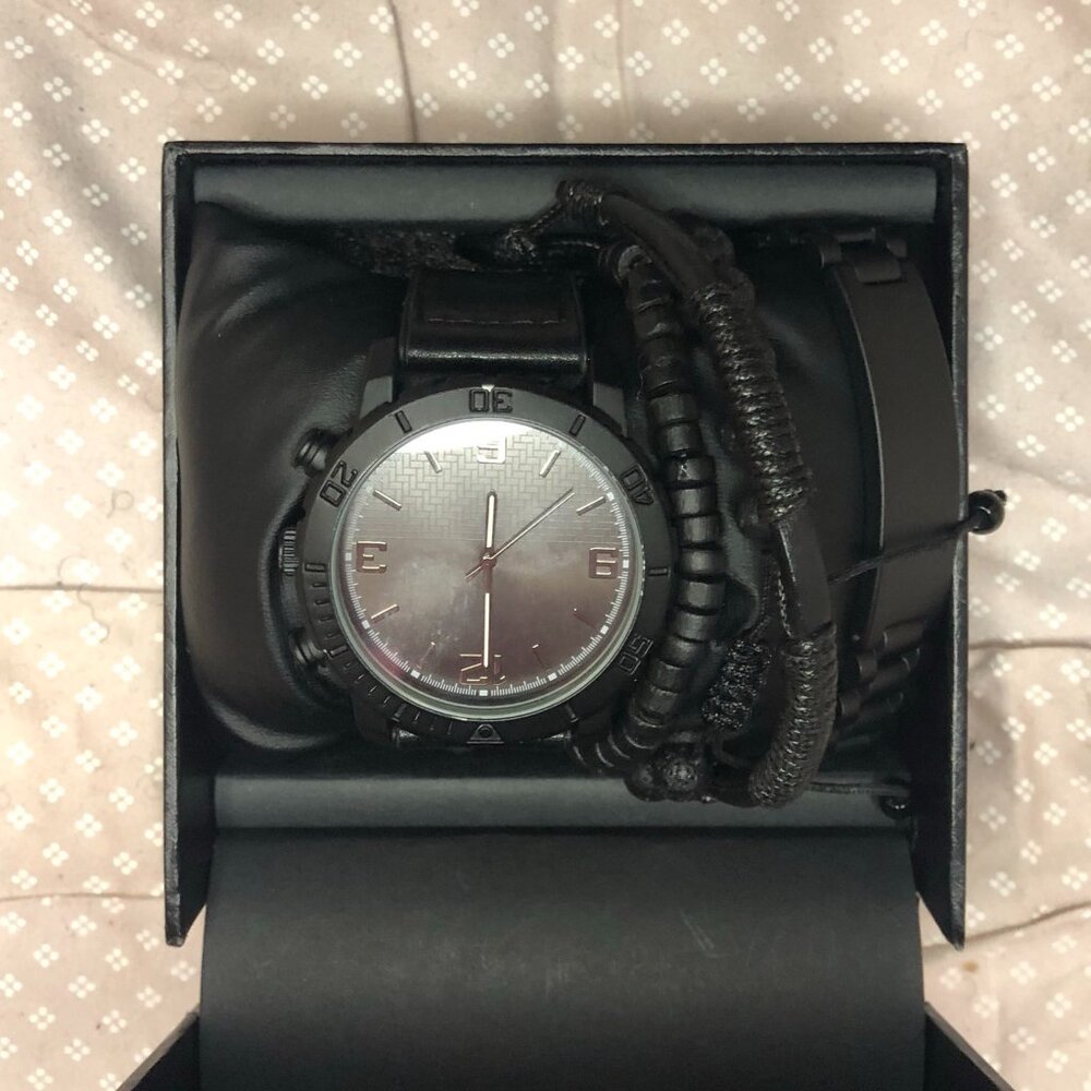 Black Watch Set with Bracelets needs battery